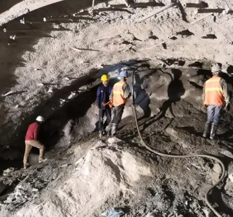 代县拱顶带模注浆料的施工流程及注意事项